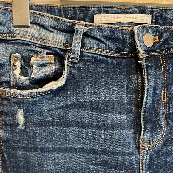 ZARA distressed zip hem jeans - Picture 2 of 11